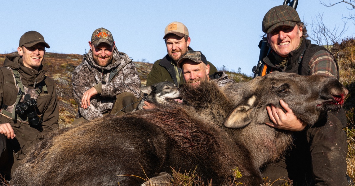 Hunting in the UK, Chinese Water Moose, Deer management and Falconry with Owen and Dan from Cervus-UK
